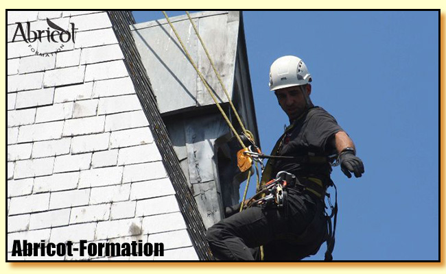 Formation Travail en hauteur sur site sécurisé et ancrage existant - formation obligatoire, Formation Travail en hauteur sur site sécurisé et ancrage existant - formation obligatoire, chute, harnais, EPI travail en hauteur , travail hauteur, formation hauteur, formation obligatoire travail en hauteur,  Analyse de site, préparation des opérations , Pose d’ancrages chimiques et mécaniques , Révision des points fondamentaux de la législation et des techniques de mise en œuvre du matériel , Analyse de situations et études des cas , formation spectacle, formation intermittent, Mise en place du harnais et utilisation du matériel , Vérification et entretien du système d’ancrage , Prévention des risques de chutes en hauteur,anti chute, sécurité hauteur, travaux en hauteur, formations obligatoires, travaux en hauteur, travail en hauteur, formation harnais,formation longes, formation système antichute, formation sécurité au travail